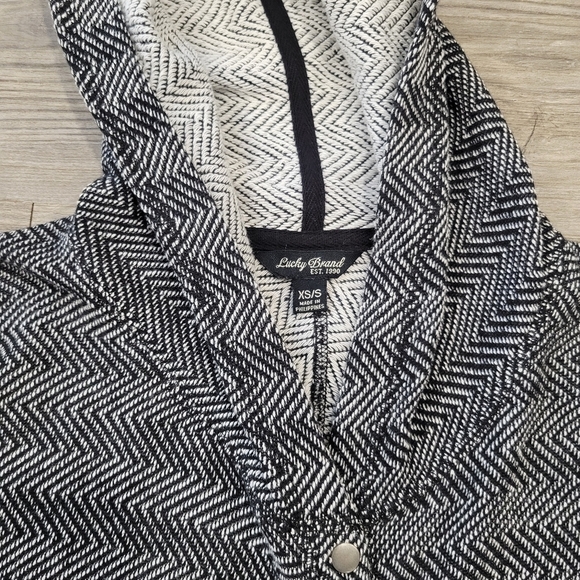 Lucky Brand Gray Herringbone Hooded Poncho Size XS/S - Picture 7 of 9